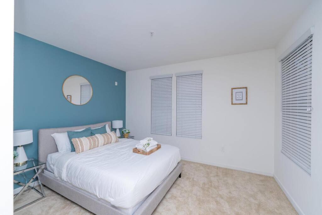 Amazing 2 Bedroom 7 Min From Disneyland W Free Parking 애너하임 외부 사진