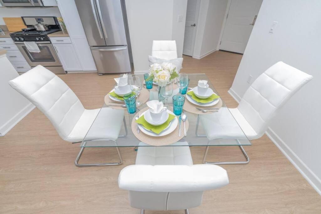 Amazing 2 Bedroom 7 Min From Disneyland W Free Parking 애너하임 외부 사진