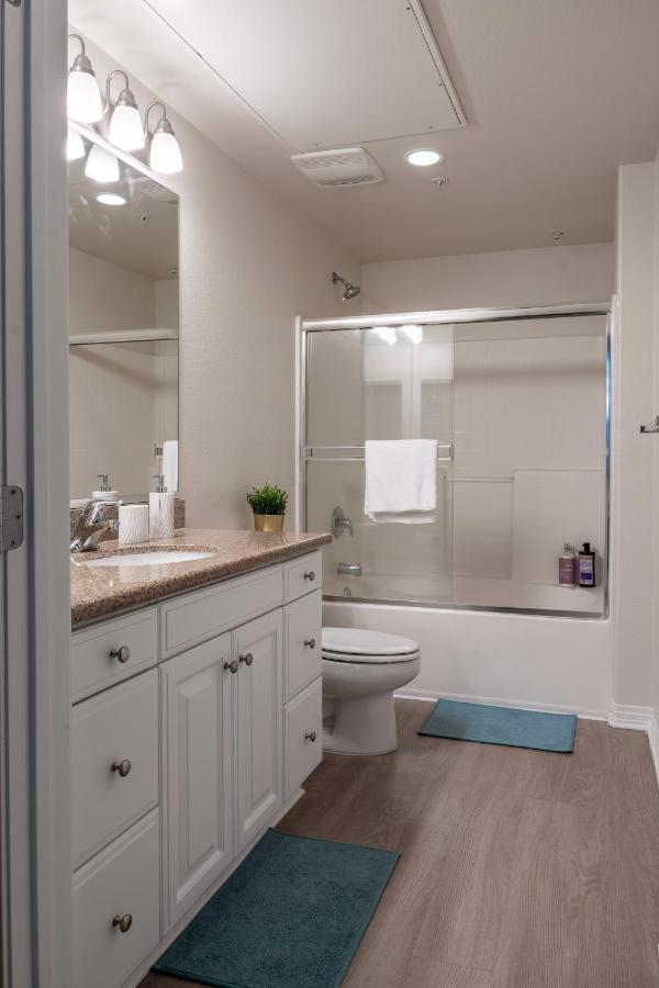 Amazing 2 Bedroom 7 Min From Disneyland W Free Parking 애너하임 외부 사진