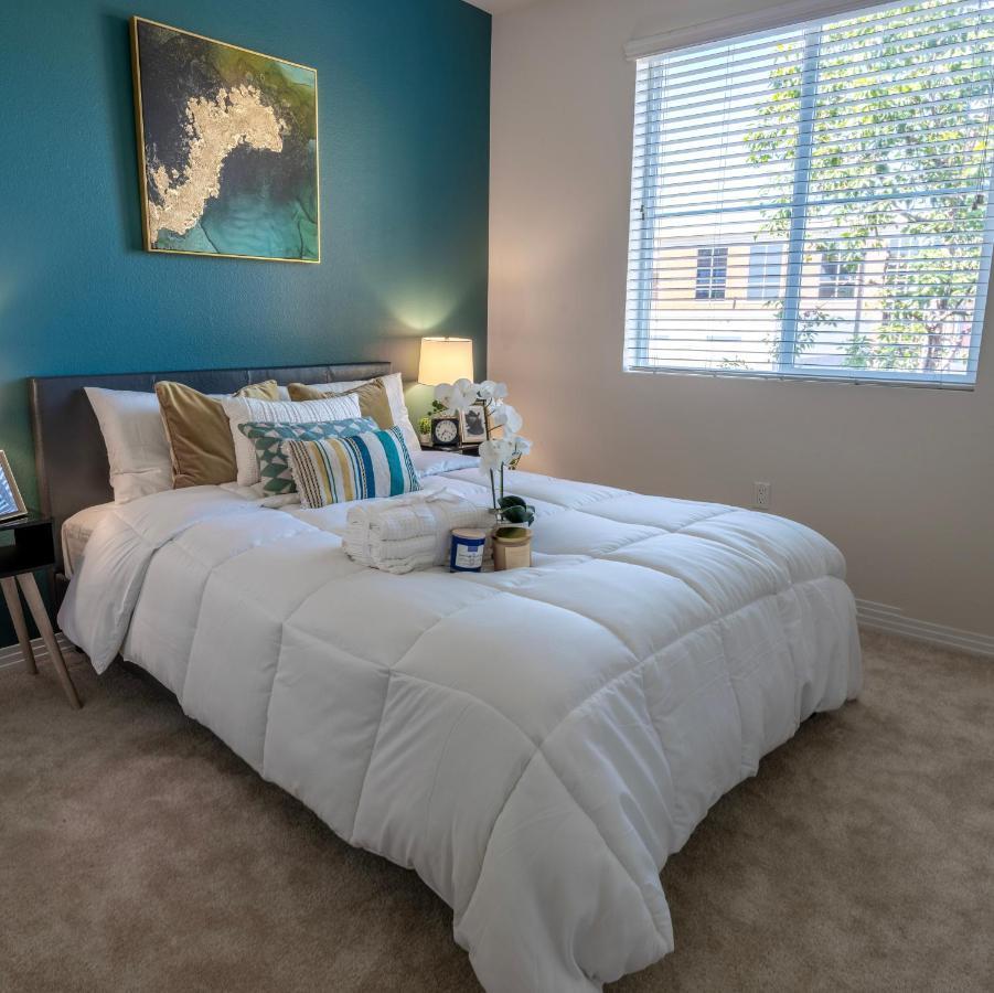 Amazing 2 Bedroom 7 Min From Disneyland W Free Parking 애너하임 외부 사진