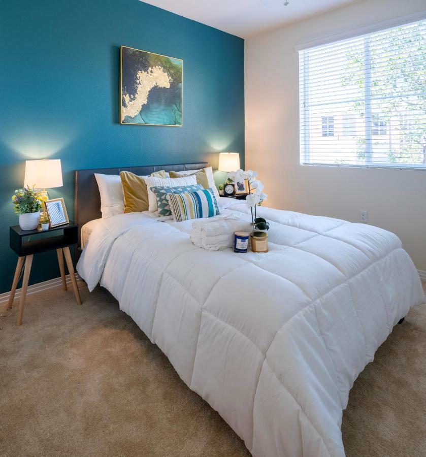 Amazing 2 Bedroom 7 Min From Disneyland W Free Parking 애너하임 외부 사진