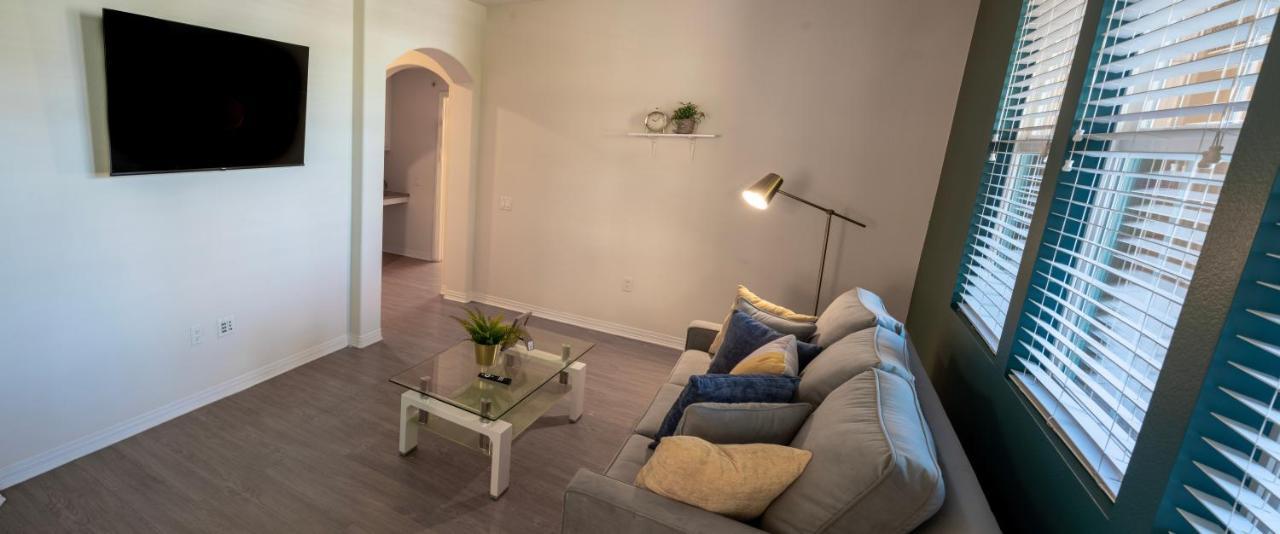 Amazing 2 Bedroom 7 Min From Disneyland W Free Parking 애너하임 외부 사진